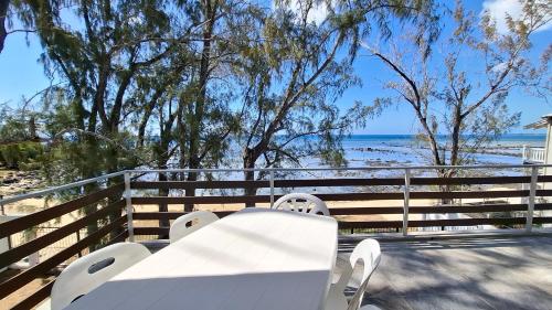 Lazura - Cozy Beachfront Apartment - Pointe aux Biches