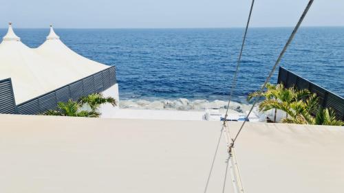 uitzicht op de oceaan vanaf een cruiseschip bij serenity villa sharm alfujerah in Fujairah