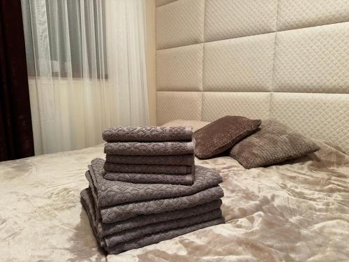 Φωτογραφία από το άλμπουμ του Апартаменты Гранд Ризорт с камином и видом на лес στο Παμπόροβο