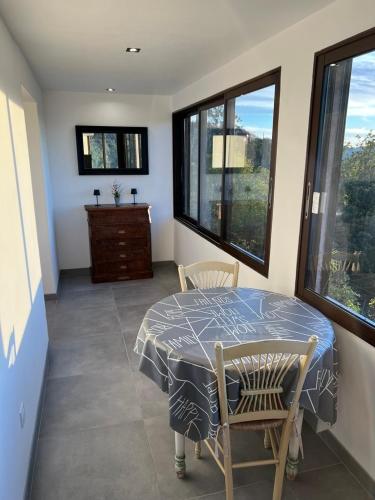 Appartement avec jardin et cuisine d'été