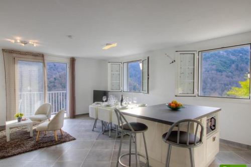 Μια τηλεόραση ή/και κέντρο ψυχαγωγίας στο Maison entre mer et montagne