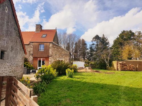 Κήπος έξω από το La Chambre de la Ferme du Clos Giot