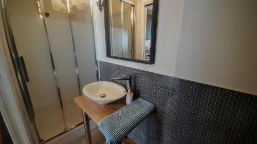 Marius, 3 ch, parking, Tram Croix d'argent au pied, Sleep-in-Montpellier