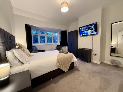 索利赫尔Modern Double Room with Broadband, Private TV and seating area - Room 1的相册照片