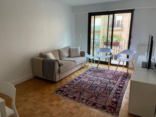 Typical French Appt for 4 near Eiffel tower
