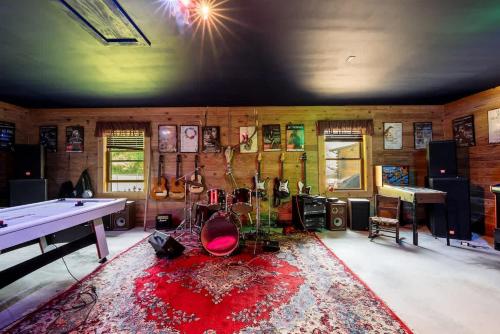 Posezení v ubytování Private Luxury Log Cabin