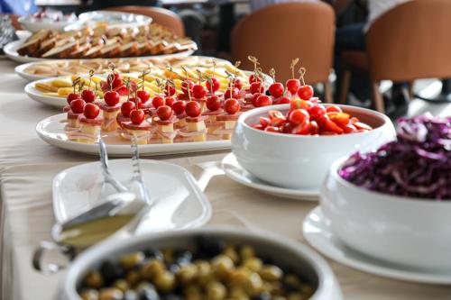 Jídlo v hotelu nebo okolí