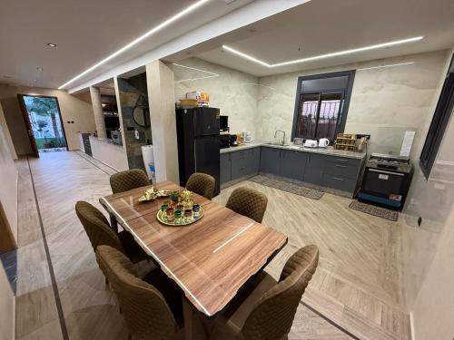 Η κουζίνα ή μικρή κουζίνα στο Villa Palmiers 4ch piscine ensoleillée 20mn Agadir