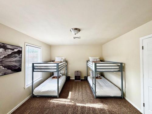 Imagen de la galería de Modern & Vibrant Oasis Minutes from Downtown, en Norfolk