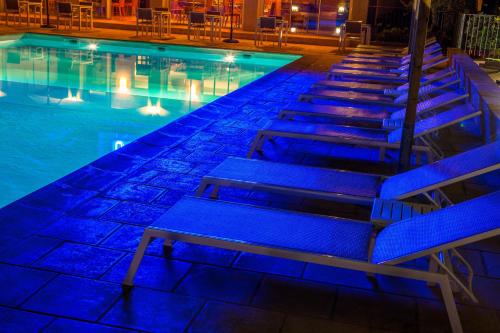 Bazén v ubytování Hotel Cesario nebo v jeho okolí