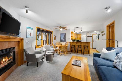 Posezení v ubytování Snow Creek Village #37 By Bear Country