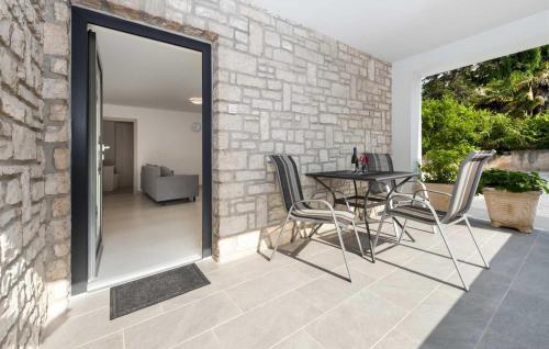 Cozy Apartment In Rovinj With Wifi