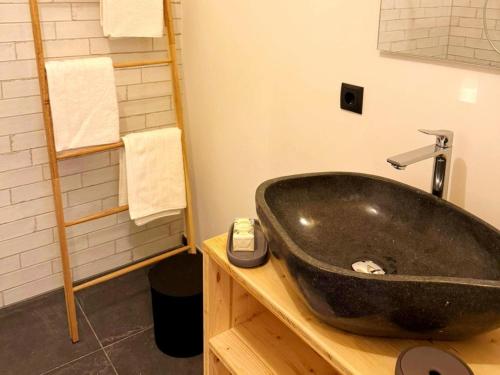 Ένα μπάνιο στο Dog-friendly holiday apartment in Bregenzerwald