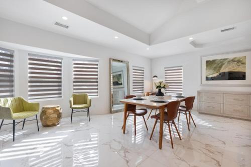 Fotografie z fotogalerie ubytování Minimalist Modern 3Bed 3Bath House near the Rose Bowl in Pasadena v destinaci Pasadena