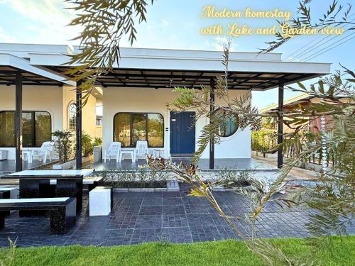 Κήπος έξω από το Moon Stars Mars homestay-Stars Room