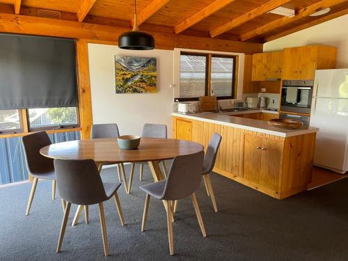 Η κουζίνα ή μικρή κουζίνα στο High Country Lodge