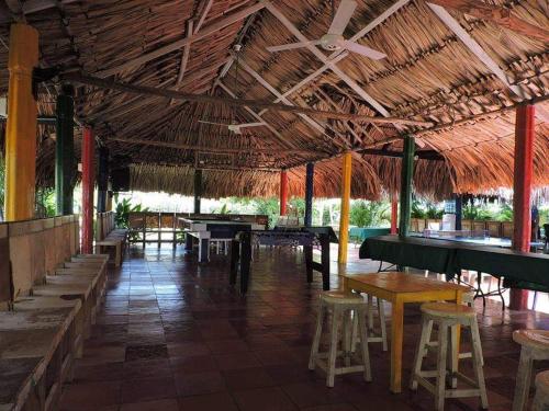 Restaurace v ubytování Casafinca en Arjona # 3