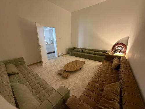 Posezení v ubytování Salmiya Villa in salem almubarak street