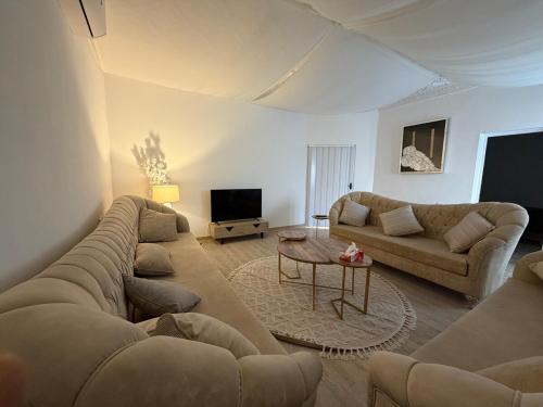 Posezení v ubytování Salmiya Villa in salem almubarak street