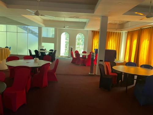 Gallery image of Grand Emerald Hotel kahawatta in Kahawatta