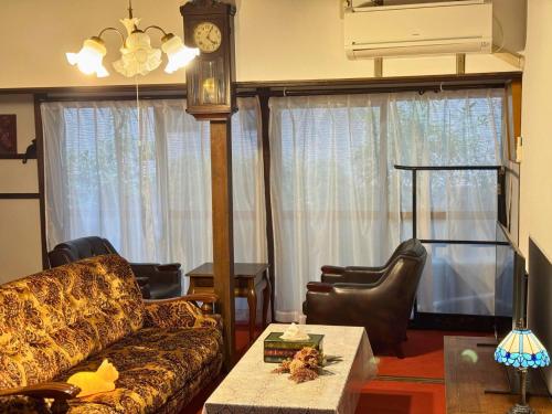 Posezení v ubytování KANAZAWA Retro House NEKO-NOMA