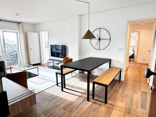 Cascais Parkview Apartment near the Sea - 4 beds