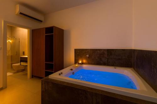 Φωτογραφία από το άλμπουμ του פסגת הגליל - סוויטות מדהימות לזוגות במושב מנות σε Manot