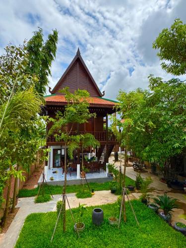 Sala Khmer - Living with Locals