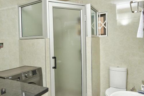 Ένα μπάνιο στο Mawi Homes