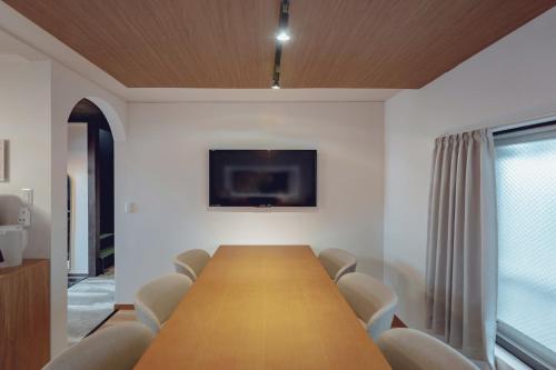 ACOE FUYU HATSUDAI I Re-design 2BR Modish Home in Shinjuku