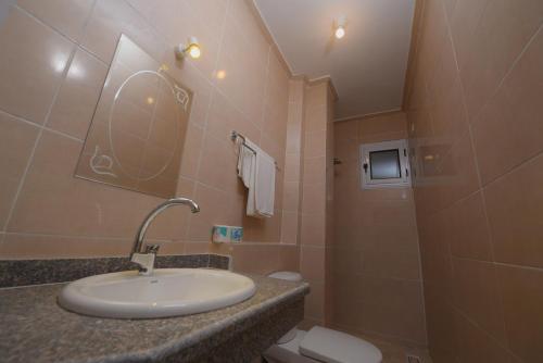 Koupelna v ubytování King Nile Luxor