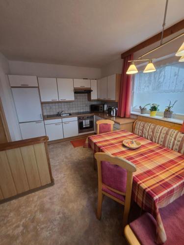 Η κουζίνα ή μικρή κουζίνα στο Ferienwohnung Nagy