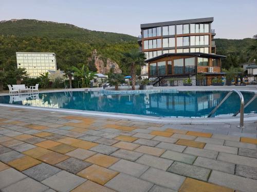 Swimmingpoolen hos eller tæt på O&S Luxury Apartment by the Ohrid lake