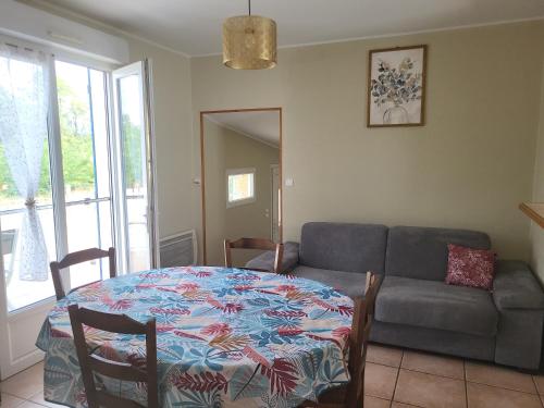 Maison individuelle pour vacances ou travail à 3 min du pal, 5 min Dompierre sur besbre, 20 min de moulins,tout confort, prêt à vous accueillir