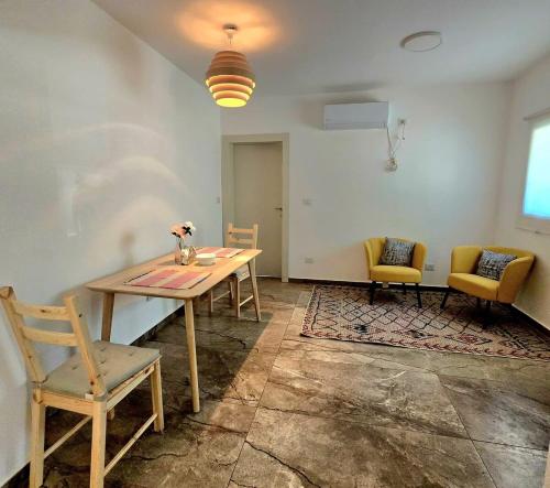 Χώρος καθιστικού στο Nature's Way of Living, a healthy way of life!