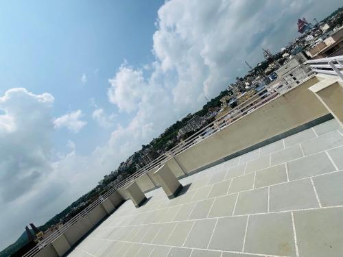 Fotografie z fotogalerie ubytování CHANDRAM HOTEL I just 450mtr from shreenathji temple I 7TO8 min walking distance I 966o9o1oo6 v destinaci Nathdwara