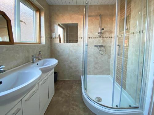 Koupelna v ubytování Guest Suite at The Grand Hotel