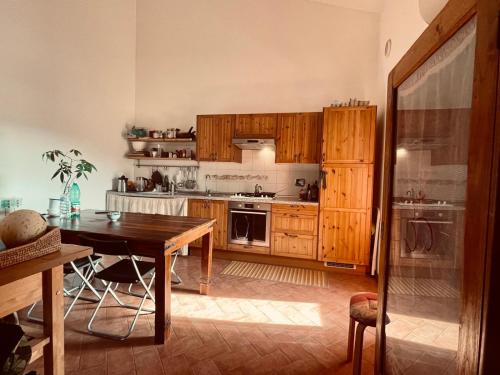 Kuchyň nebo kuchyňský kout v ubytování Yoga and sound 1