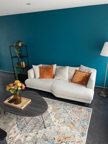 Posezení v ubytování Cozy house with garden