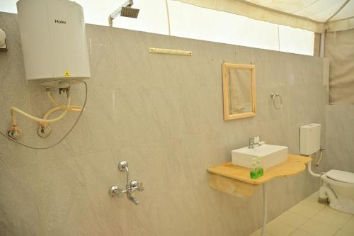 Koupelna v ubytování Sunny Desert Camp