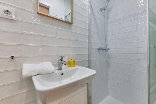 Fee4Me. Amazing apartment in the heart of Lavapies