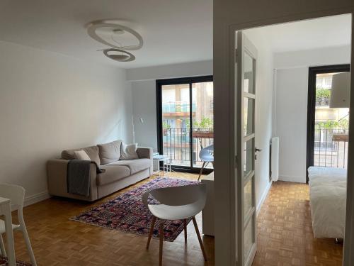 Typical French Appt for 4 near Eiffel tower