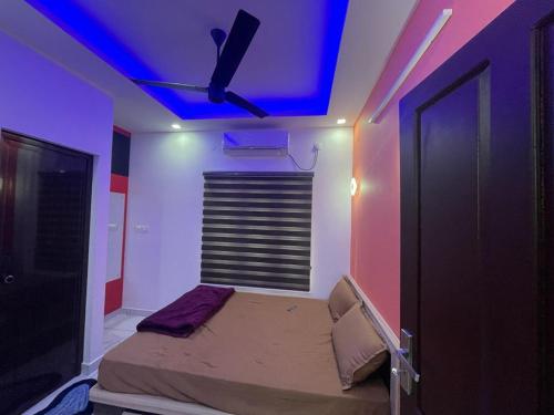 Postel nebo postele na pokoji v ubytování Rainbow apartments