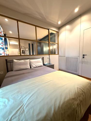 Cosy, Athens core fully renovated apartment