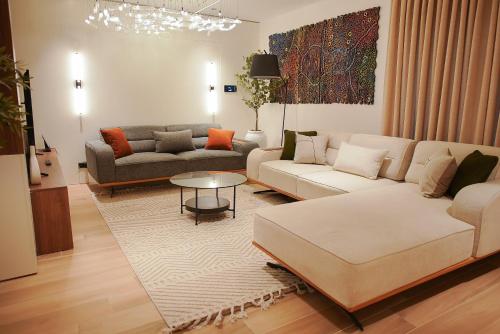 Χώρος καθιστικού στο Velvet Residence