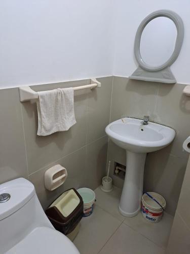 Ένα μπάνιο στο Mancora casa