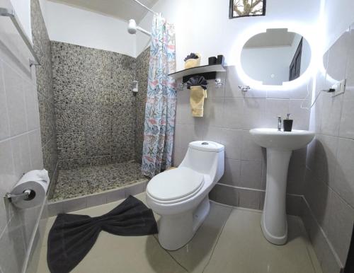 Koupelna v ubytování Cabinas Nasua Drake