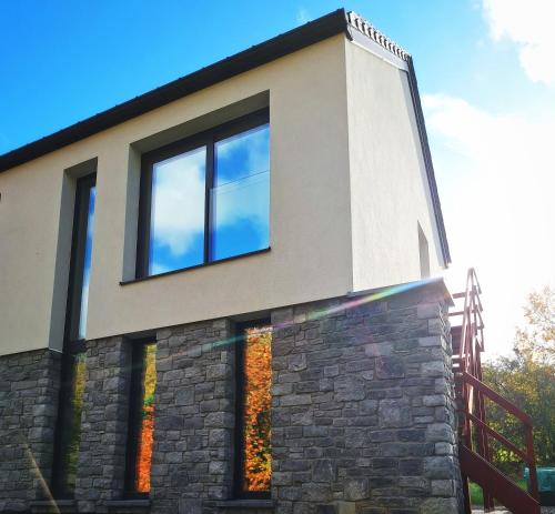 Edificio en el que se encuentra el lodge