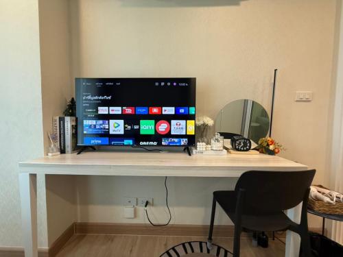 TV a/nebo společenská místnost v ubytování AVALYN Sweet Room - East Ville