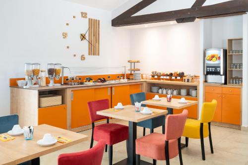 Un restaurant sau alt loc unde se poate mânca la Sure Hotel by Best Western Mougins Belvedere